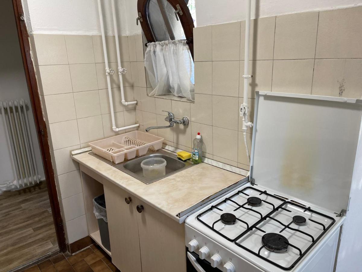 Апартаменты Szimpla Apartman Мишкольц Экстерьер фото